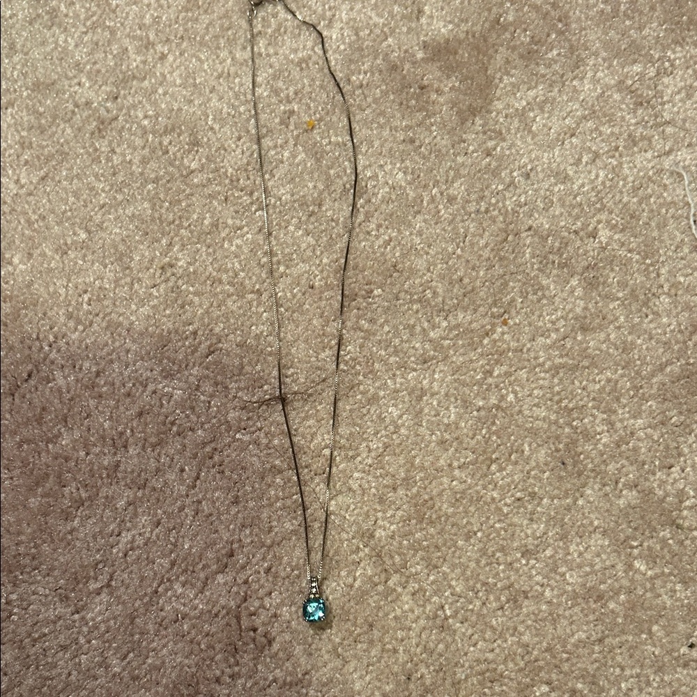 Elegant Blue Pendant Necklace